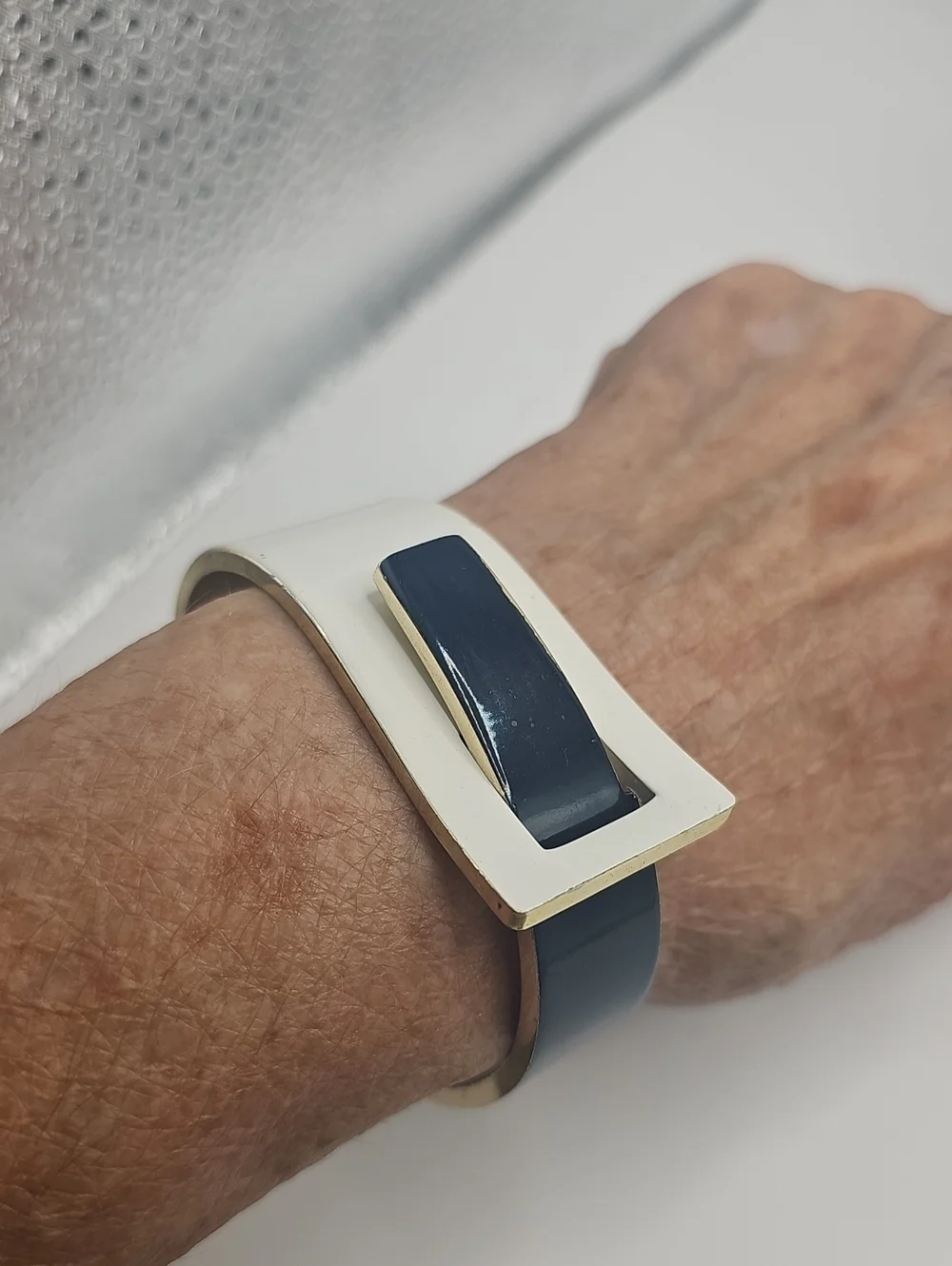 Slim Rectangular Smart Bracelet in Dark Blue with Gold Accent. Minamaist